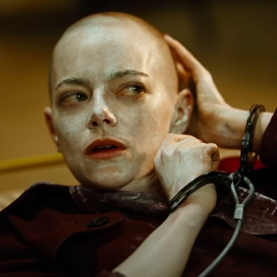 Emma Stone en una imagen de la película Bugonia