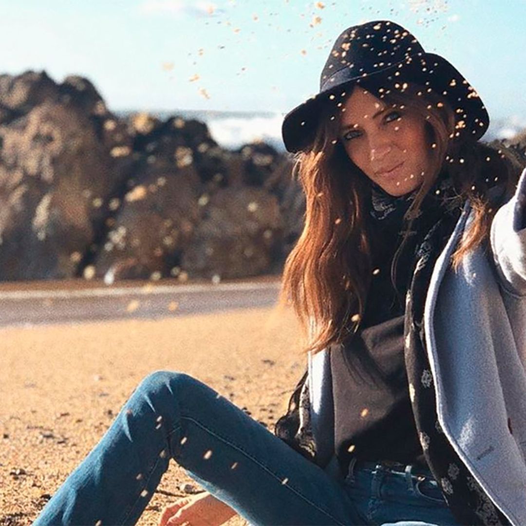 Sara Carbonero recarga pilas en la playa en pleno mes de diciembre