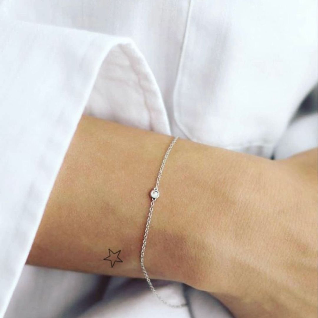 Tatuaje estrella minimalista: 15 diseños para todos los gustos
