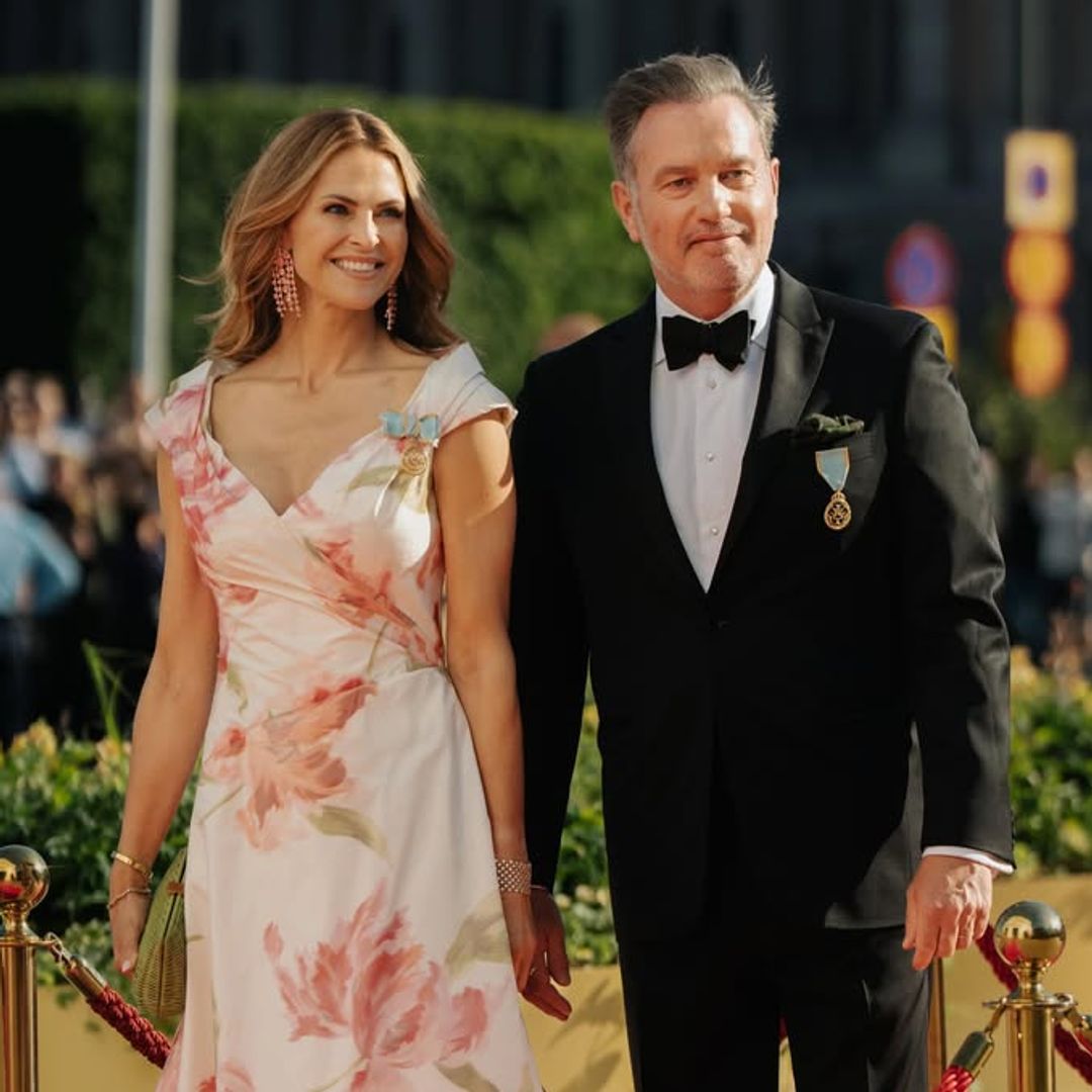 Magdalena de Suecia rescata un vestido de gala de la reina Silvia 21 años después y lo combina con unas inesperadas sandalias de Zara