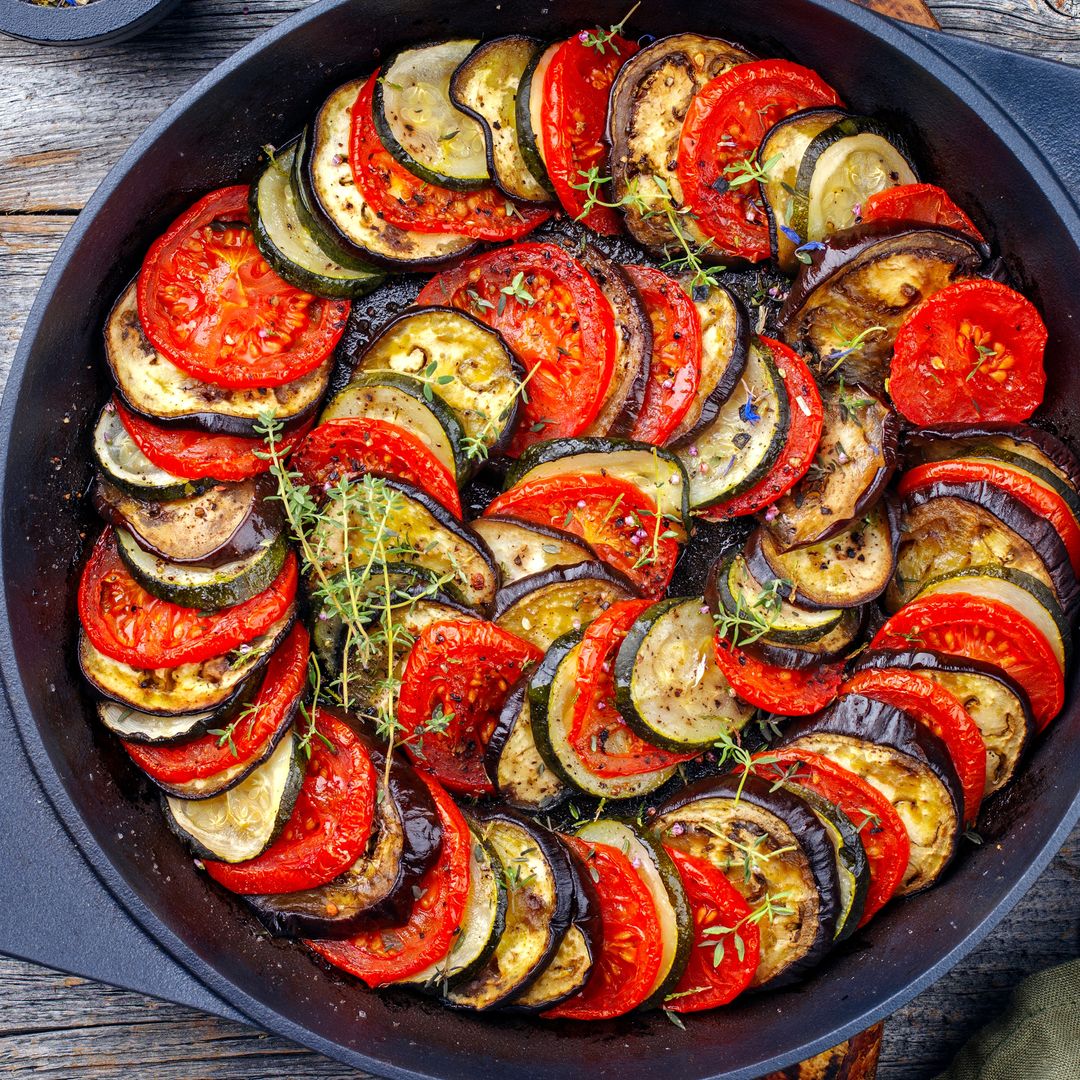 Vegano, fácil y muy saludable: cómo hacer en casa un 'ratatouille' y que te quede de película
