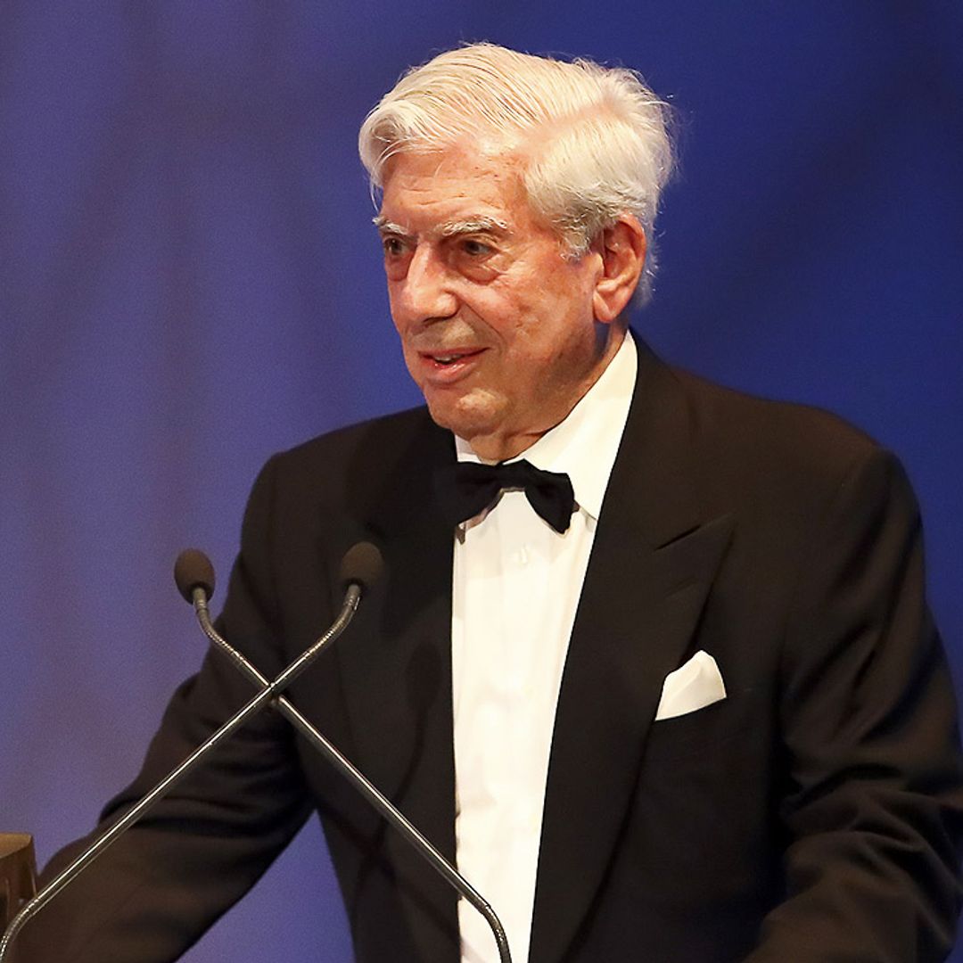 Mario Vargas Llosa ingresado por Covid-19 desde el sábado