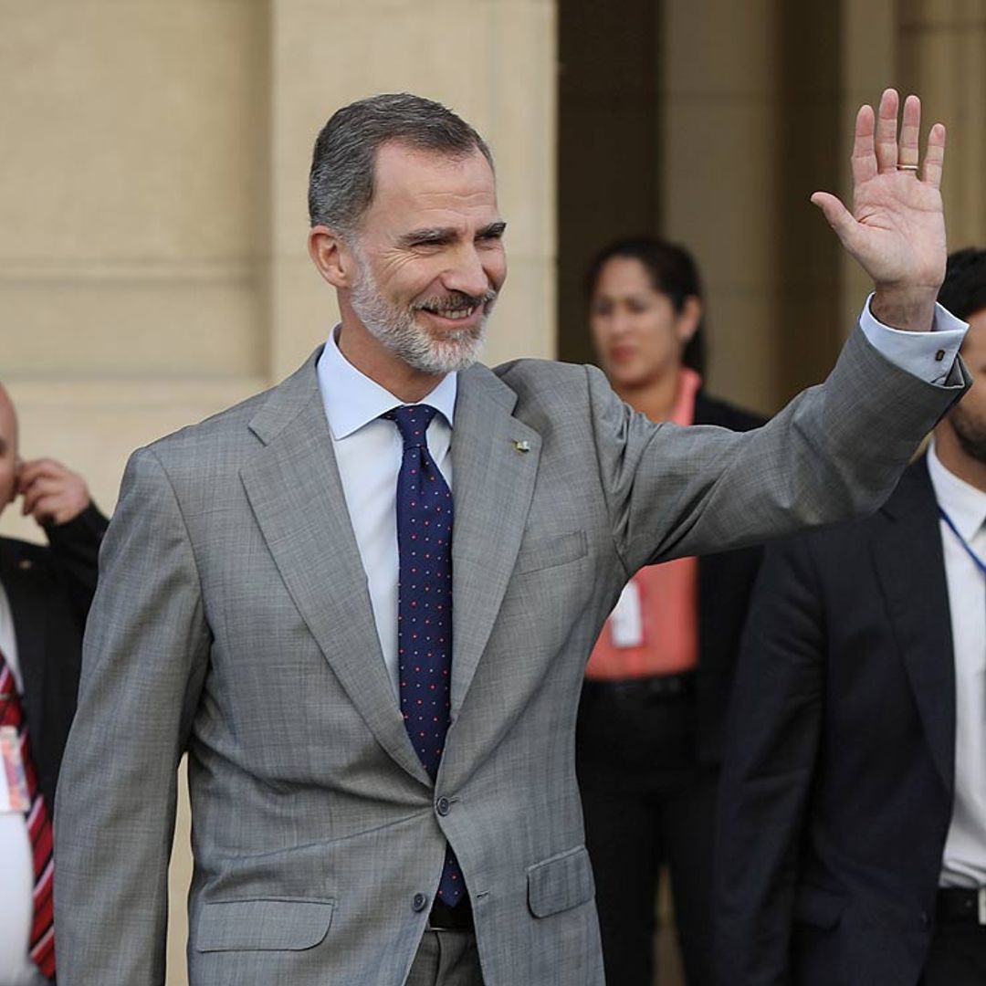 El rey Felipe, de fiesta universitaria sin doña Letizia