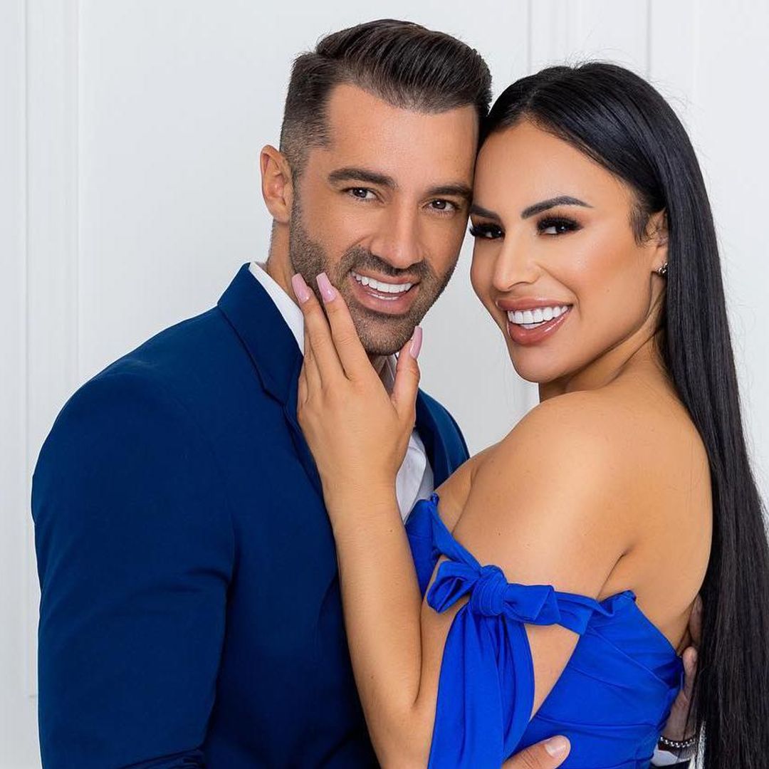 Toni Costa no puede más y rompe en llanto por su novia Evelyn Beltrán