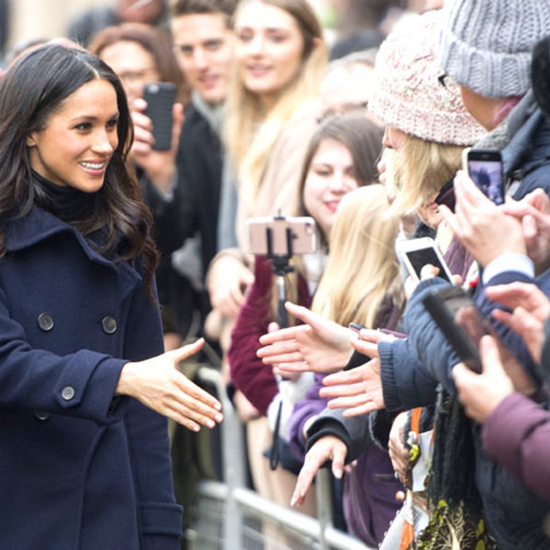 Gritos, regalos, aglomeraciones… Meghan Markle desata la locura