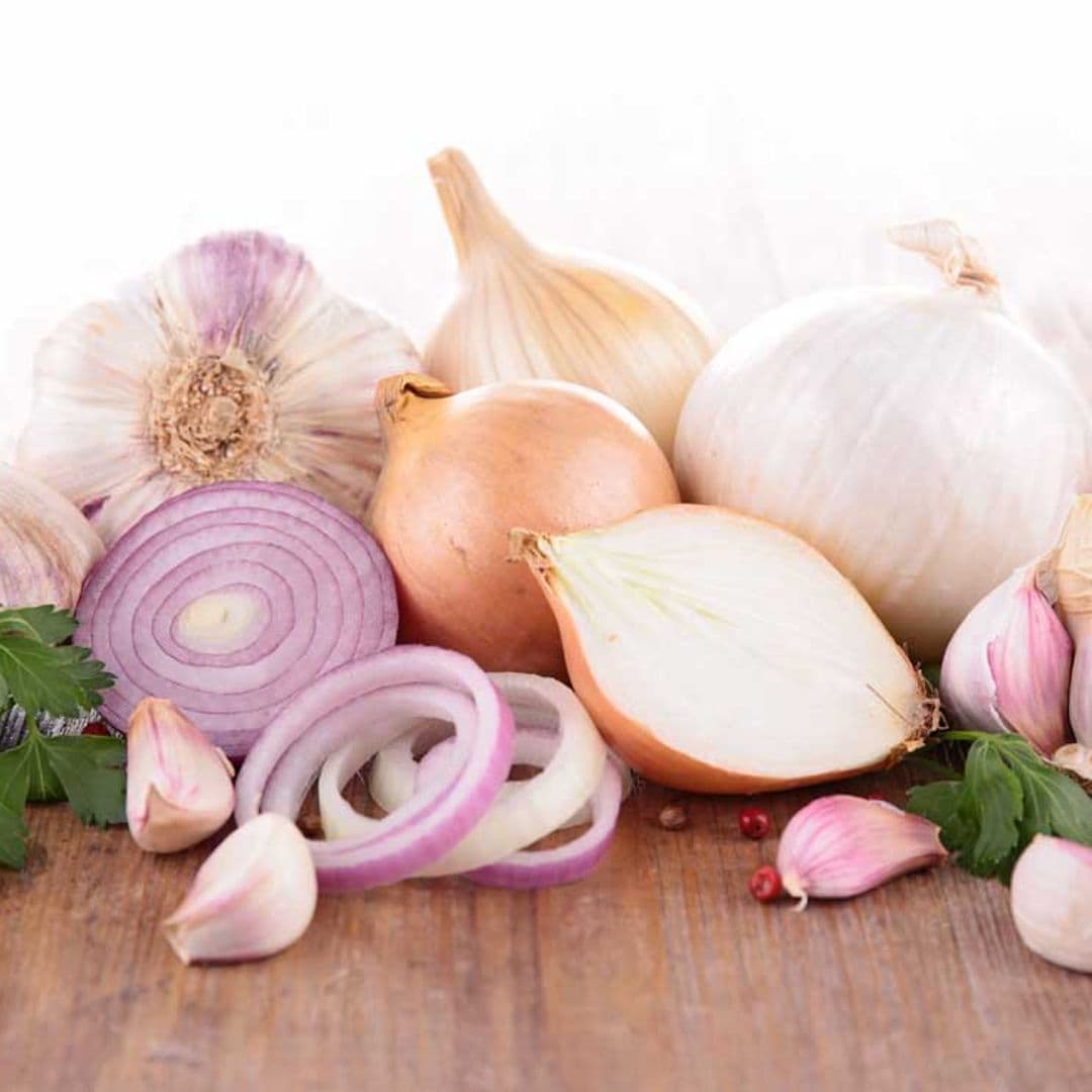 ¿Ajo o cebolla? Las propiedades saludables de estos dos alimentos imprescindibles en la cocina