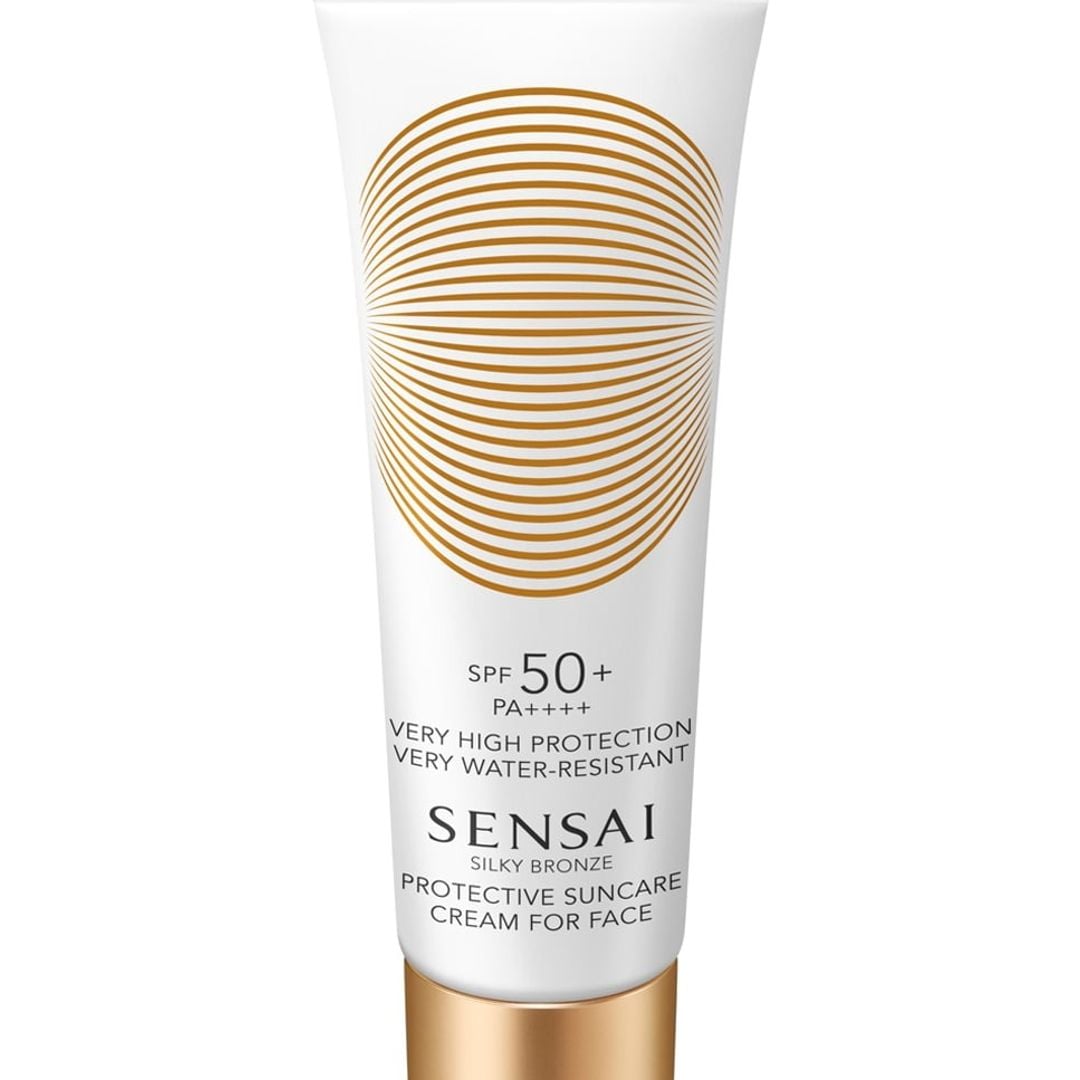 Crema solar facial 'Silky Bronze Cellular Protective SPF50+ (77,35 €), de Sensai