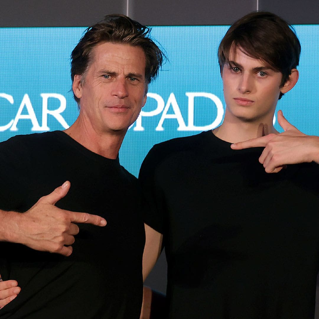 Mark Vanderloo Jr. toma el relevo de su padre como modelo, ¡y hasta es más alto que él!