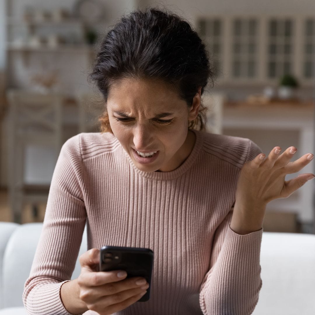 Aviso urgente de la OCU: el número que empieza por 807 que nunca debes marcar si no quieres perder 50 euros