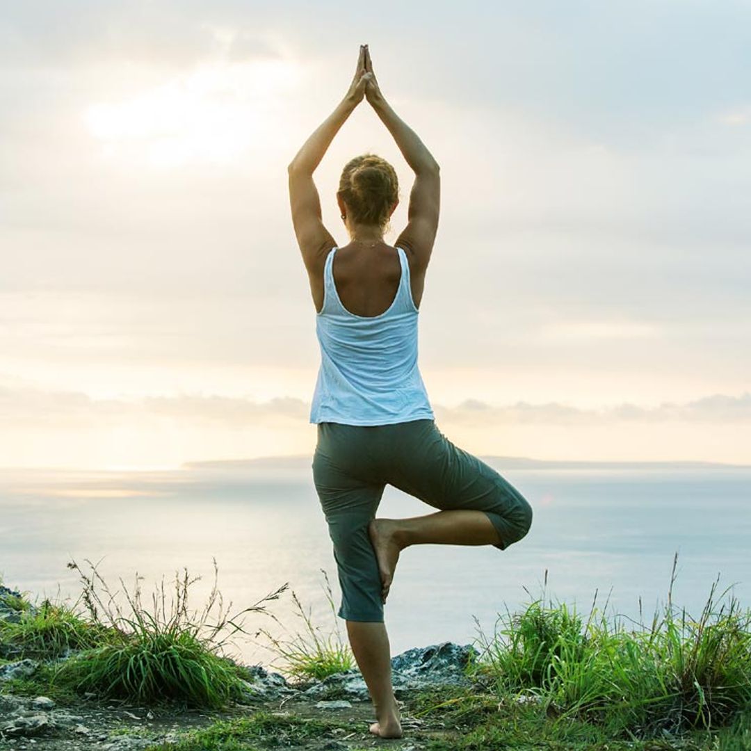 Apunta las posturas de yoga que son beneficiosas para tu suelo pélvico