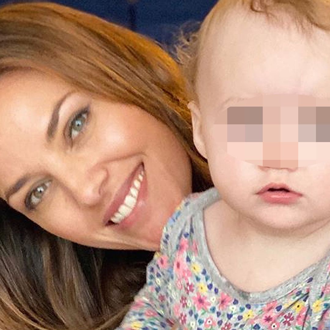 Aura, la hija de Helen Lindes y Rudy Fernández, cumple su primer añito entre risas y muchos mimos