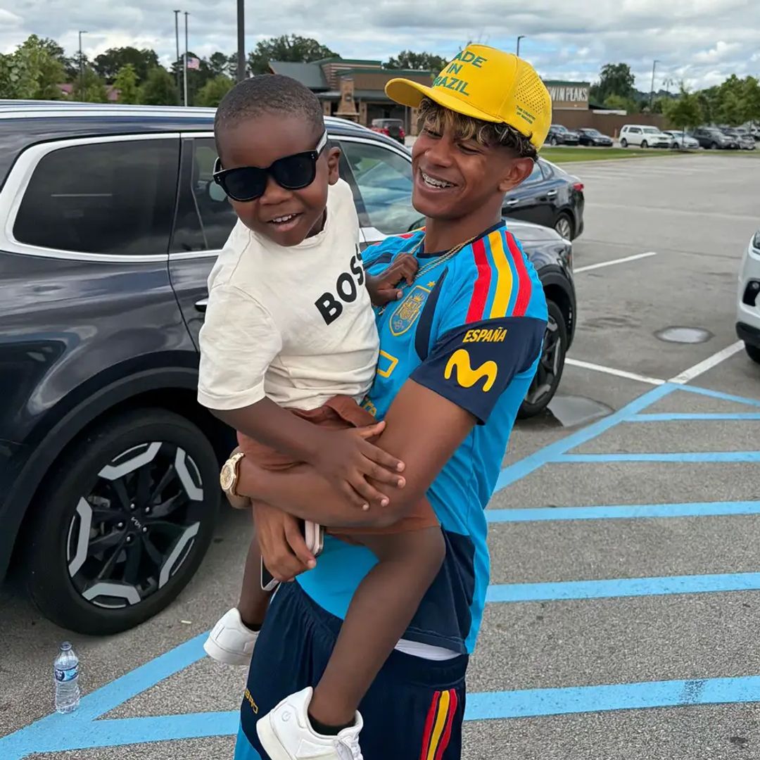 Conoce a Keyne, el hermano de Lamine Yamal que con 3 años se ha convertido en la sensación del Mundial