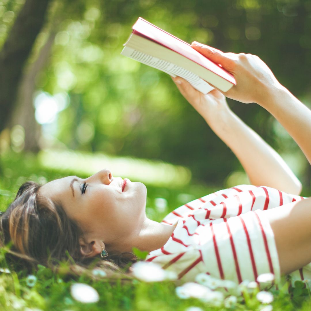 Estos son los 14 libros más esperados de mayo: de las dos nuevas sagas de Elsie Silver al repaso por la historia de España de Javier Cercas