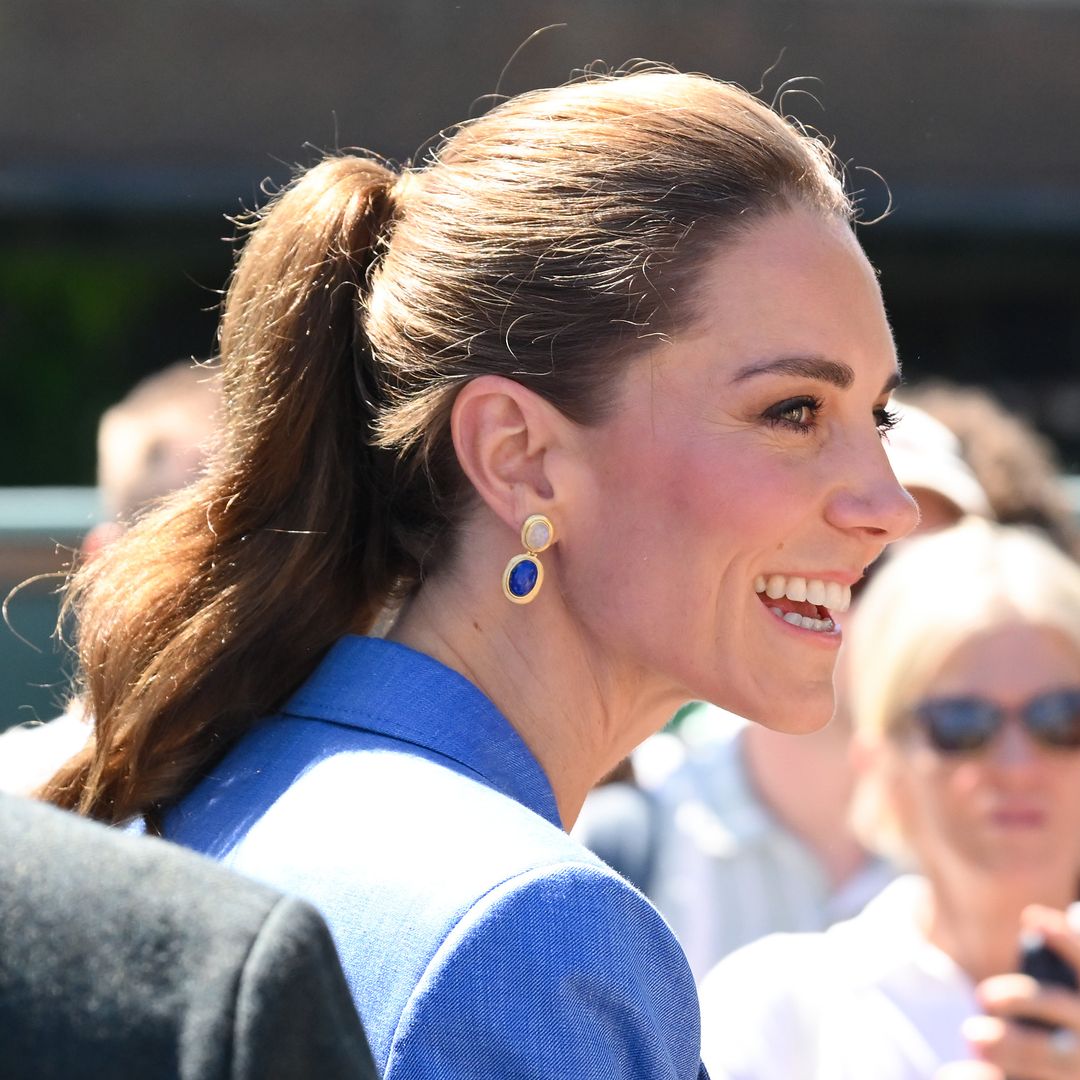 Kate Middleton aparece por sorpresa en Wimbledon con la combinación ganadora que más rejuvenece: coleta alta y maquillaje efecto lifting