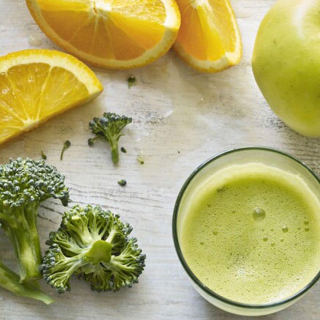 Zumo de naranja, manzana y brócoli