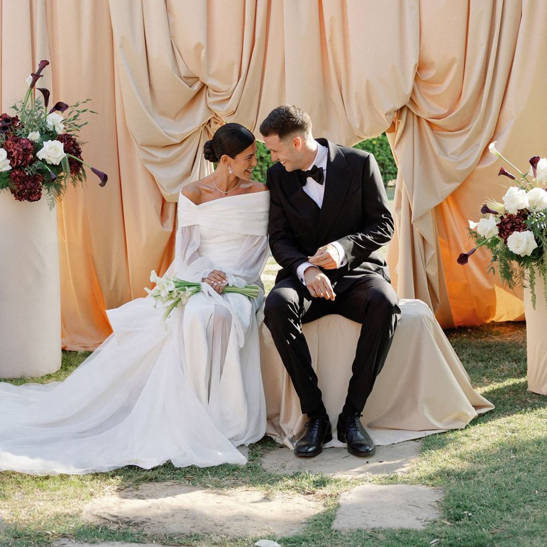 Entramos en la boda del jugador de baloncesto Xabi López-Arostegui y Carlota Laveria: "Me olvidé del ramo y me di cuenta justo antes de bajar al altar"