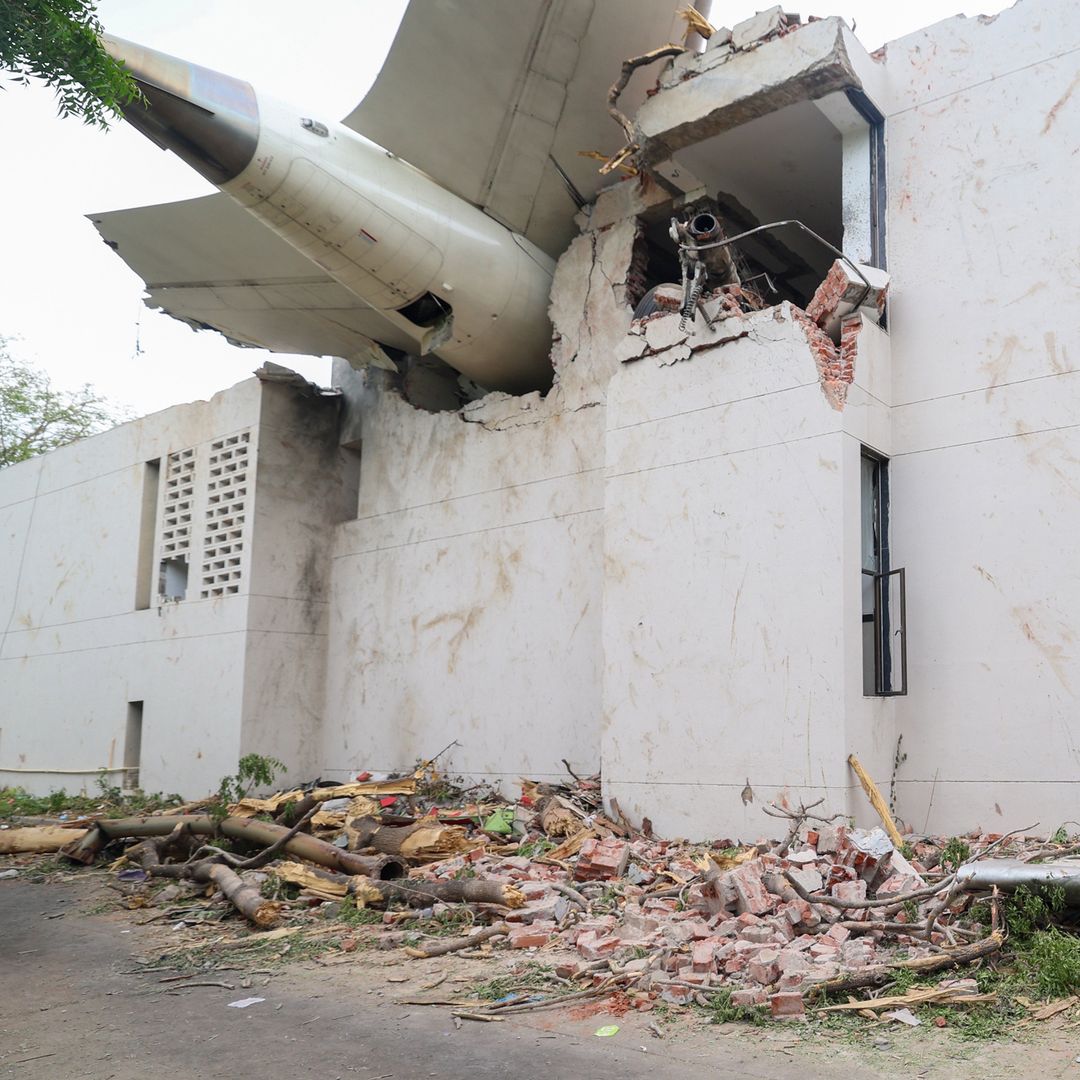 El único superviviente del accidente del vuelo AI171 de Air India cuenta cómo sobrevivió en el asiento 11A
