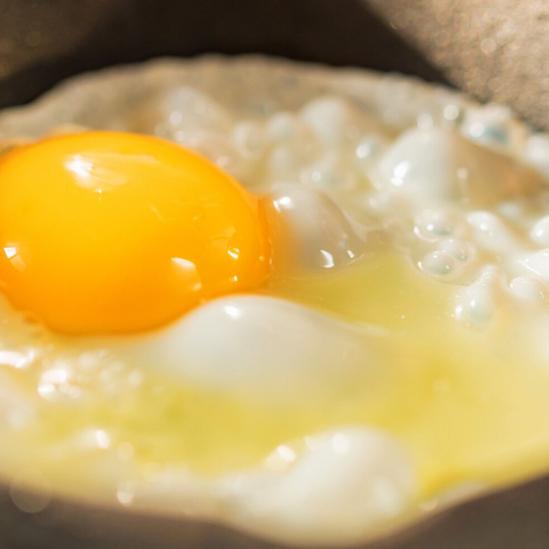 Trucos para freír un huevo sin que salte el aceite