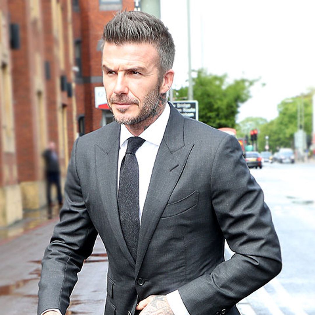 Retiran el carné de conducir a David Beckham por utilizar el móvil al volante