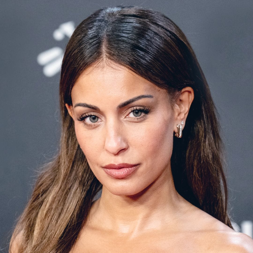 Hiba Abouk copia el peinado de la reina Letizia: "Rejuvenece porque enmarca el rostro con naturalidad"