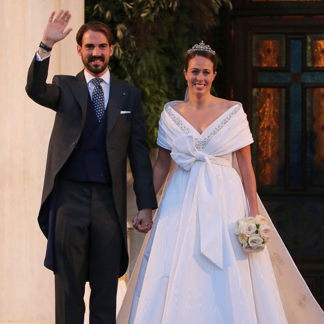 Inspirado en una princesa punk, sin pendientes y con tiara: recordamos el look nupcial de Nina Flohr en su boda con Philippos de Grecia