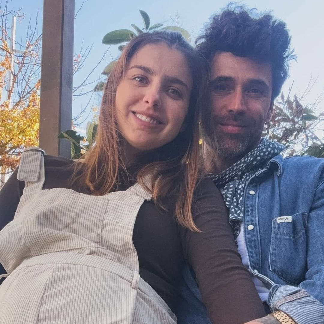 Michelle Renaud presume su pancita a punto de convertirse en mamá por tercera ocasión