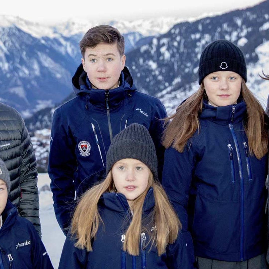 Los hijos de Federico y Mary de Dinamarca se divierten jugando al hockey ¡en un lago helado!