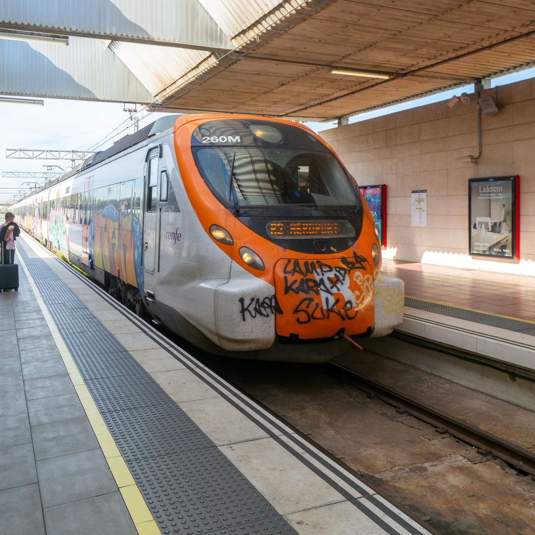 Un fallecido y 15 personas resultan heridas en un accidente de Cercanías en Cataluña al derrumbarse un muro de contención