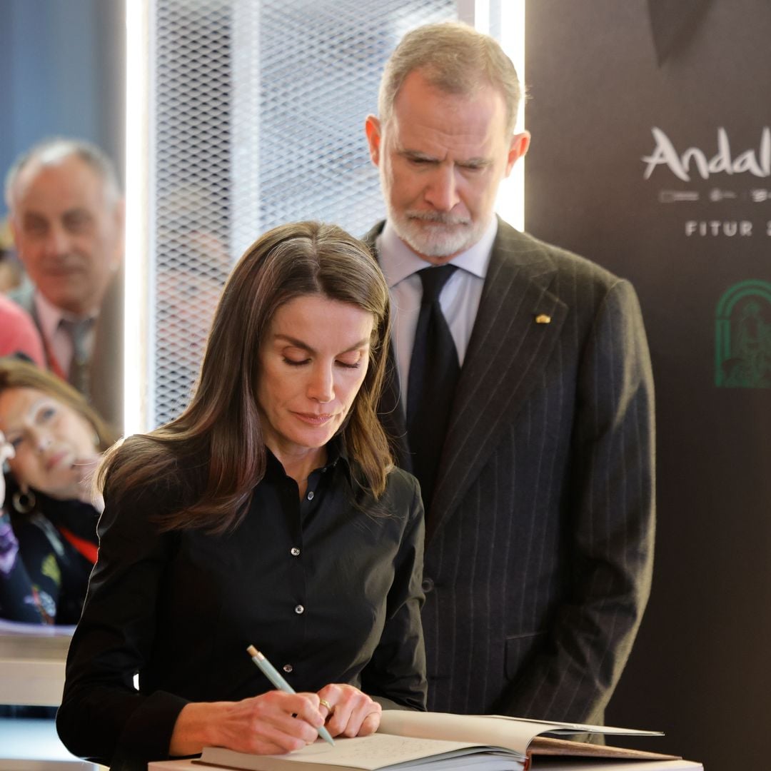 Los Reyes se emocionan en la feria y recuerdan a las víctimas de Adamuz: "Nuestro dolor compartido con todos los españoles"