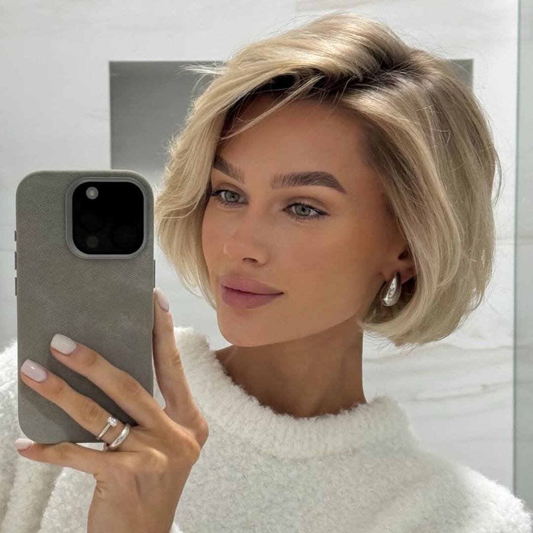 Mujer con cabello corto 