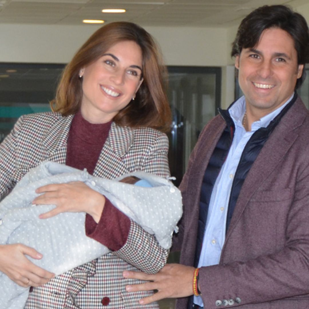Francisco Rivera y Lourdes Montes abandonan el hospital con su hijo