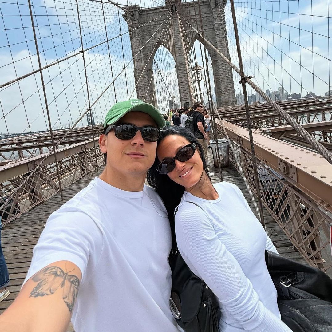 Oriana Sabatini y Paulo Dybala pasean su amor por las calles de Nueva York