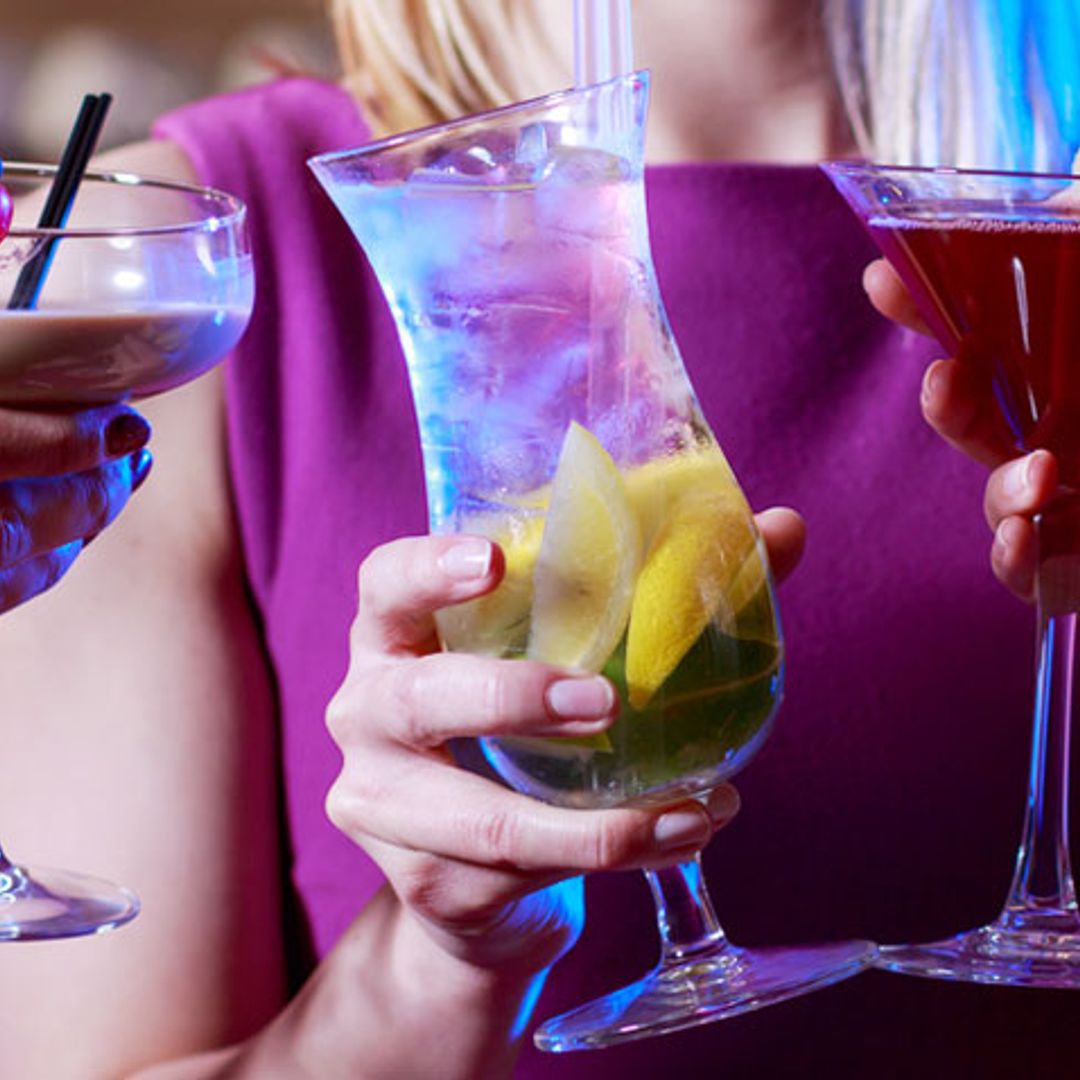 ¡Un brindis por todas las mujeres del mundo!