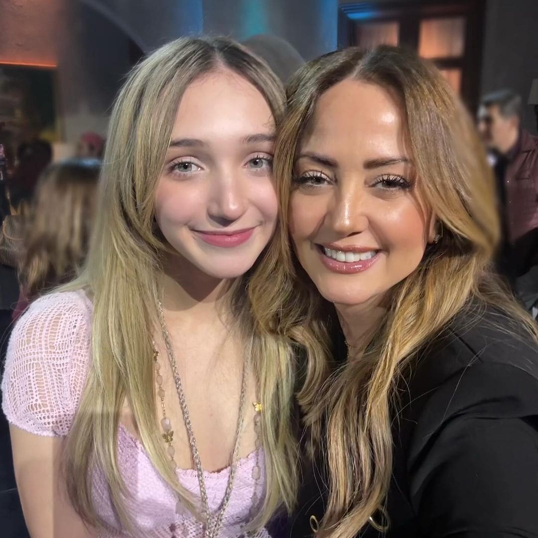 Andrea Legarreta, unida a su hija Nina durante el inicio de su nueva aventura profesional