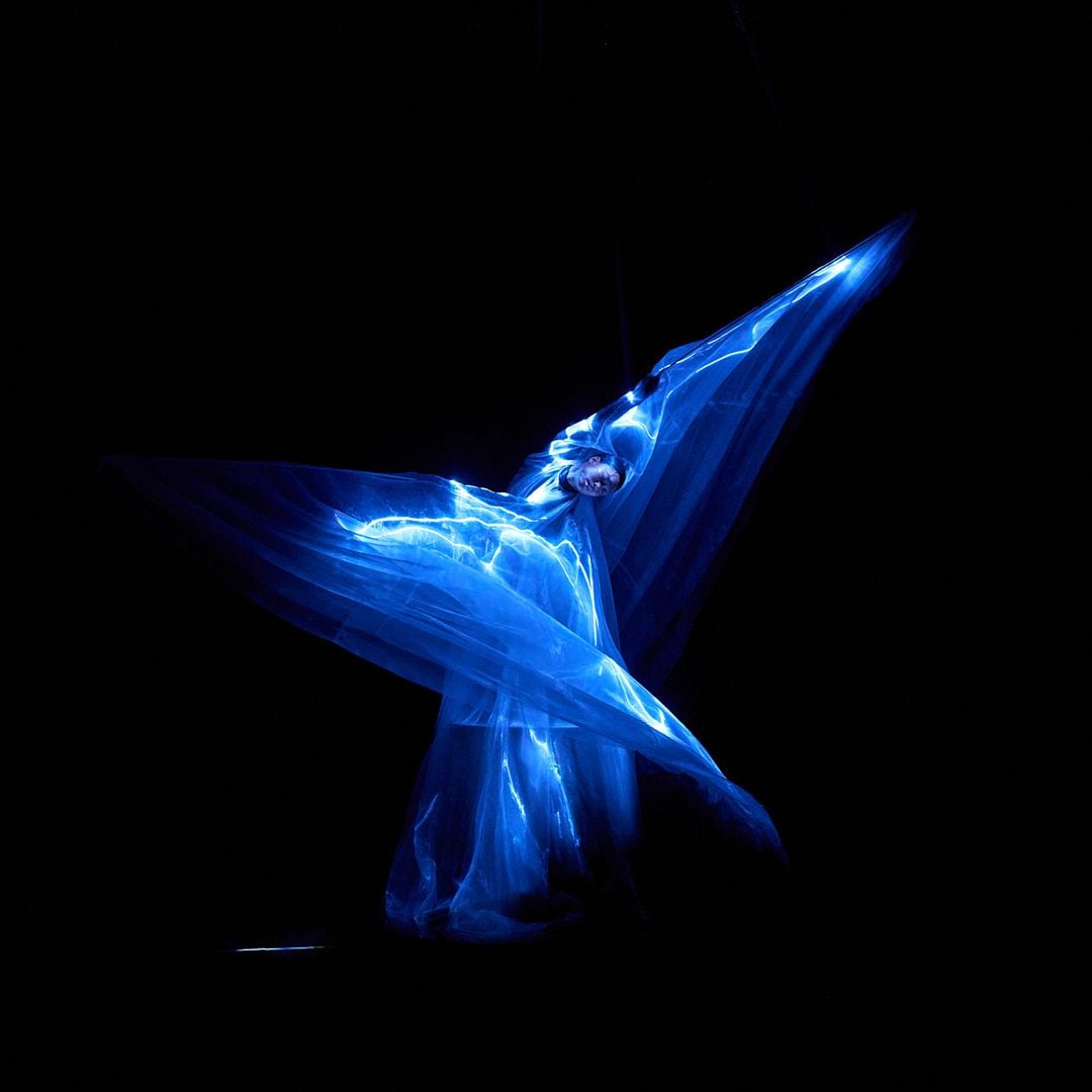 Diseño de bioluminiscencia de Iris Van Herpen