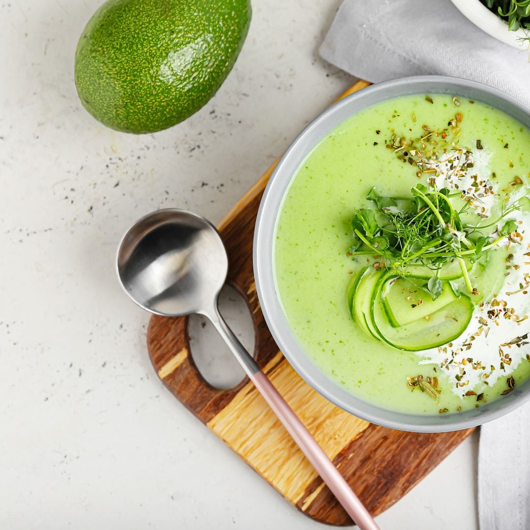 Comer aguacate de manera diferente: recetas e ideas a base de cremas, sopas y gazpachos