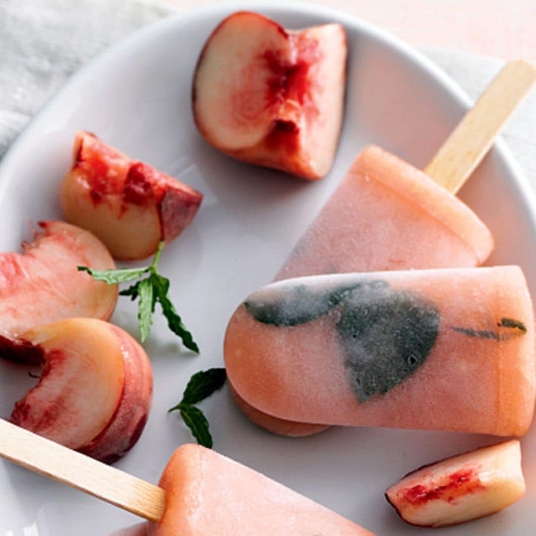 Polos de nectarina con hierbabuena