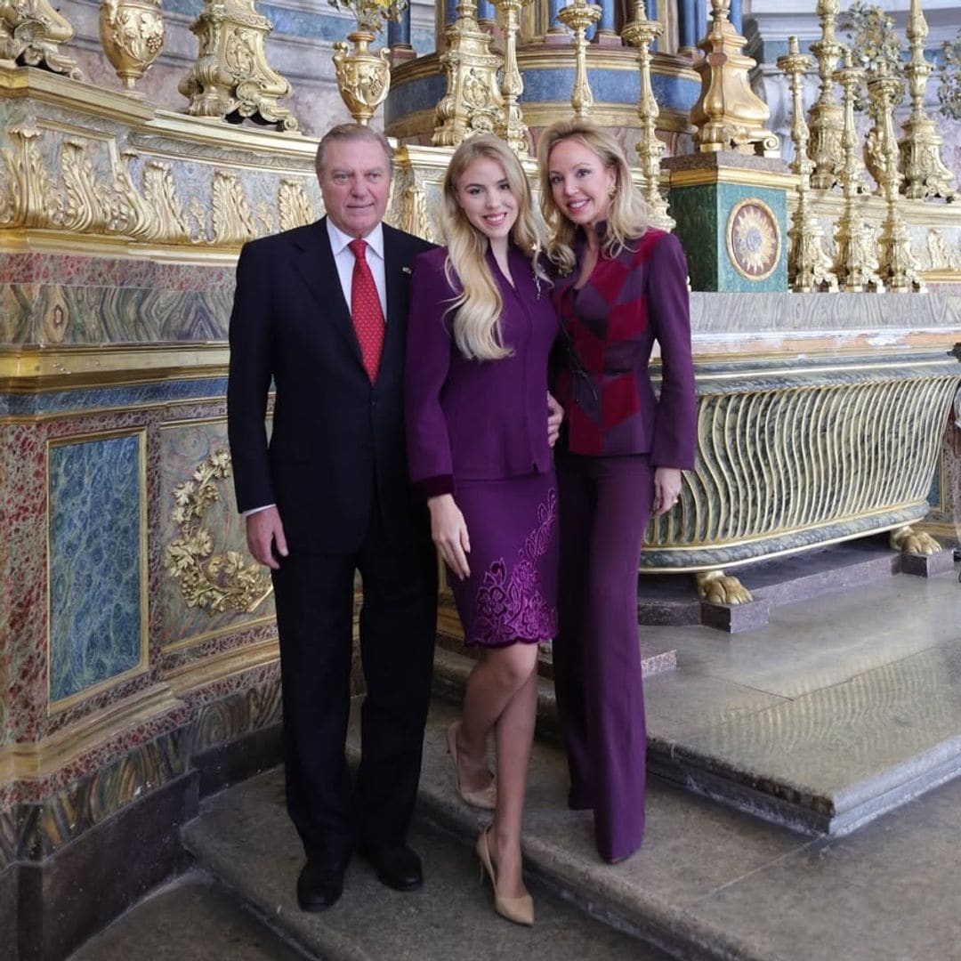 María Carolina de Borbón-Dos Sicilias y sus padres