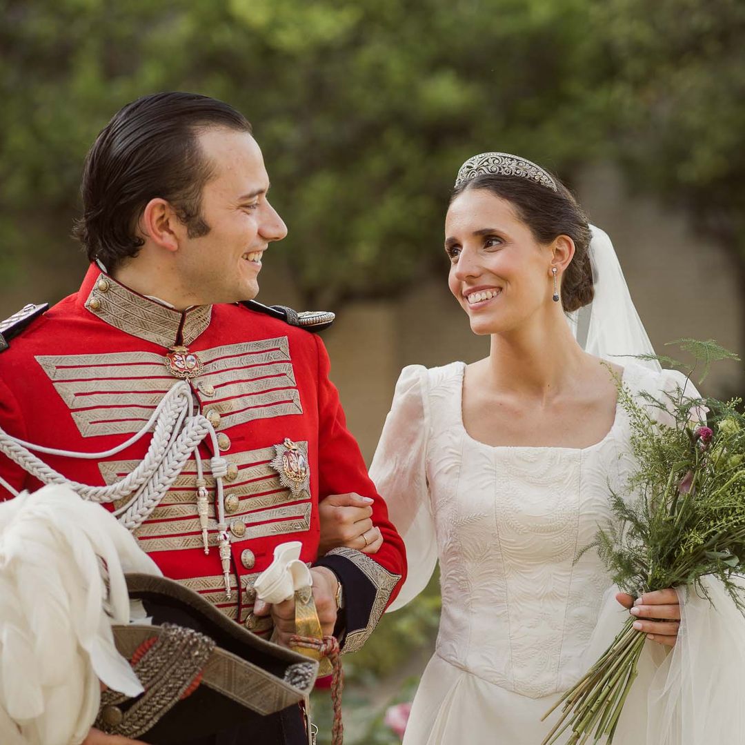 Entramos en la boda de Carmen Egaña Seoane, marquesa de Monesterio: del vestido con corpiño bordado a la diadema familiar