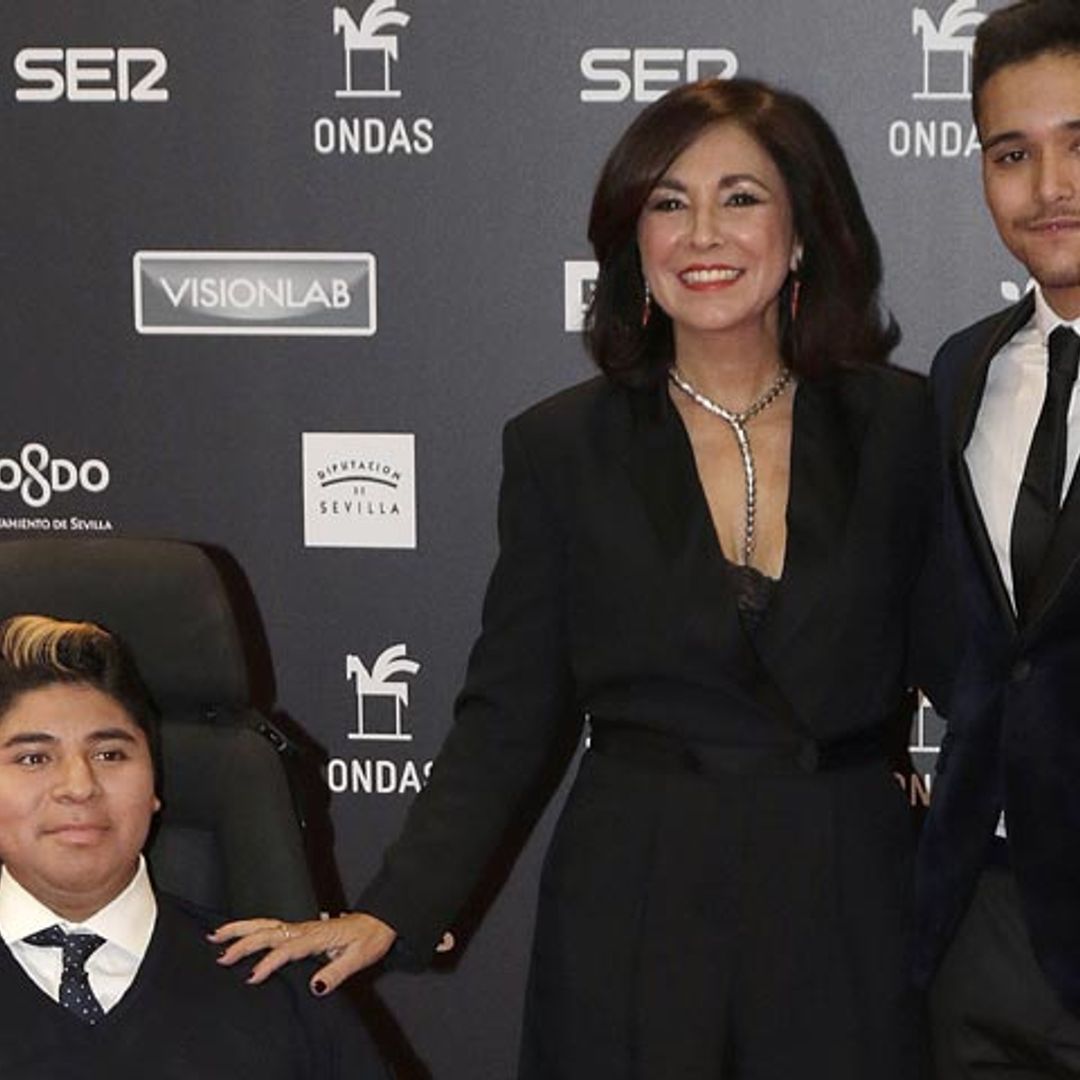 Isabel Gemio abre su corazón en un libro sobre su hijo Gustavo, que sufre una enfermedad rara: 'Es mi héroe'