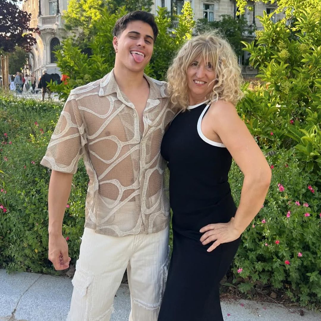 Jordi junto a su madre en una entrañable fotografía