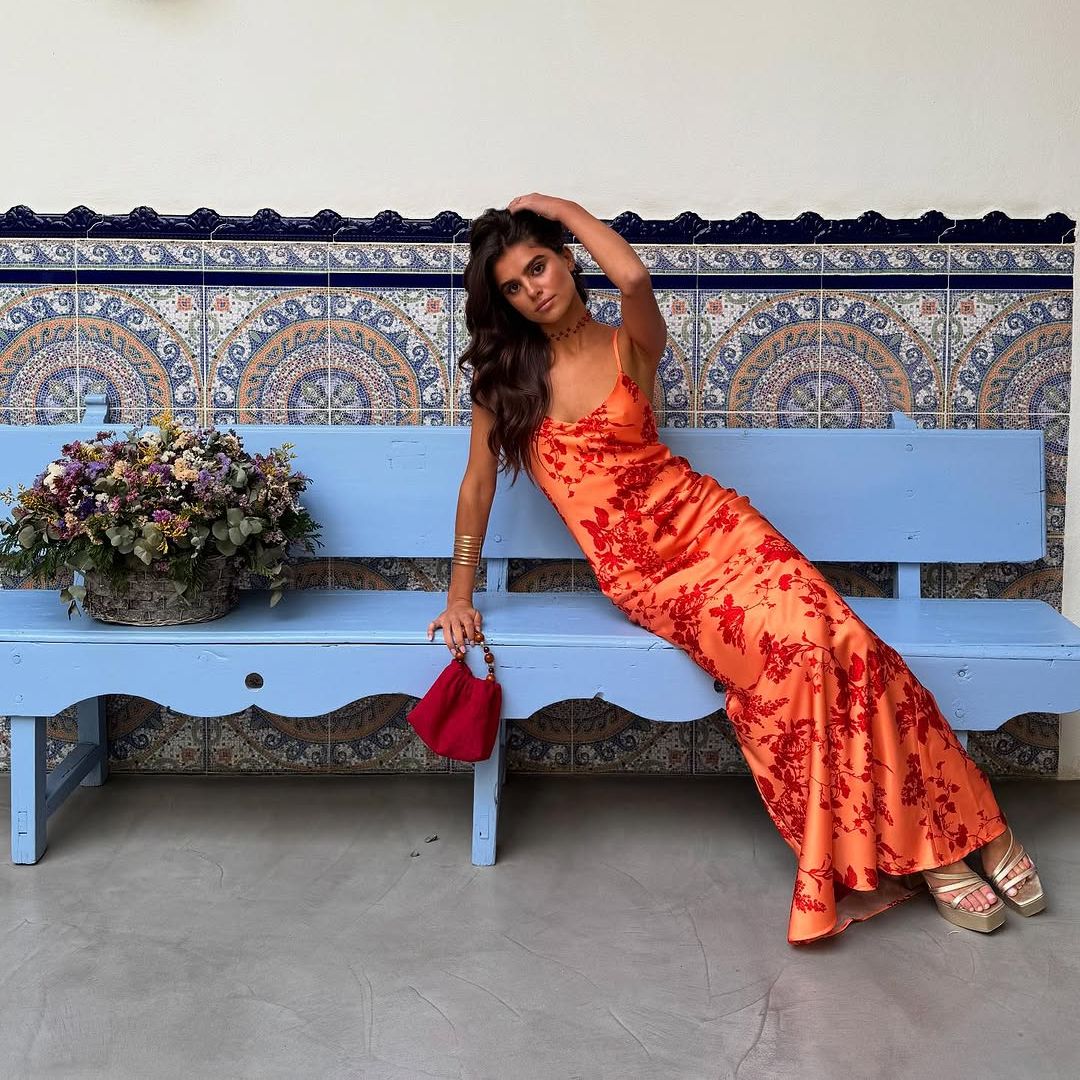12 vestidos satinados para las chicas que no quieren diseños lisos
