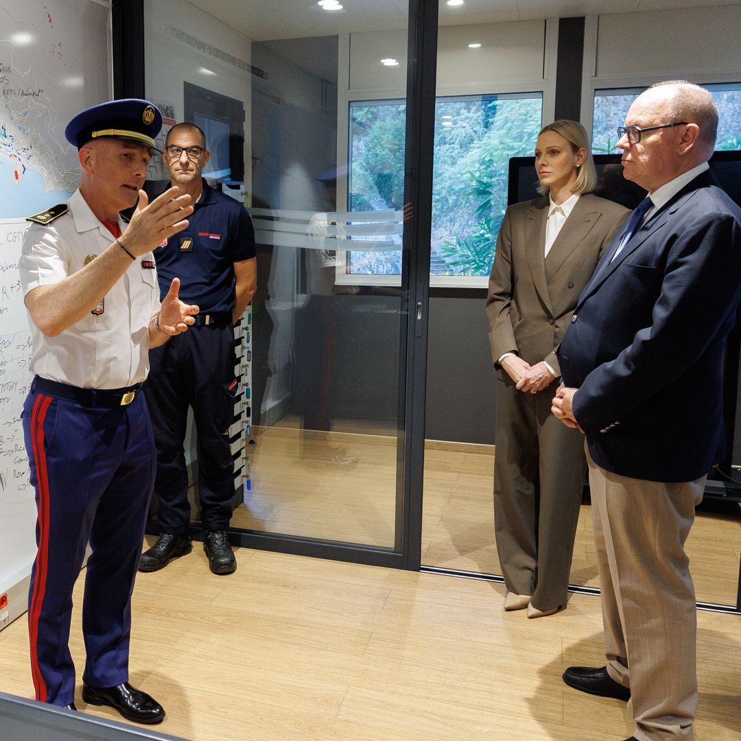 El príncipe Alberto y Charlene visitan la Dirección de Seguridad Pública en Mónaco tras la explosión, el 30 de junio de 2026