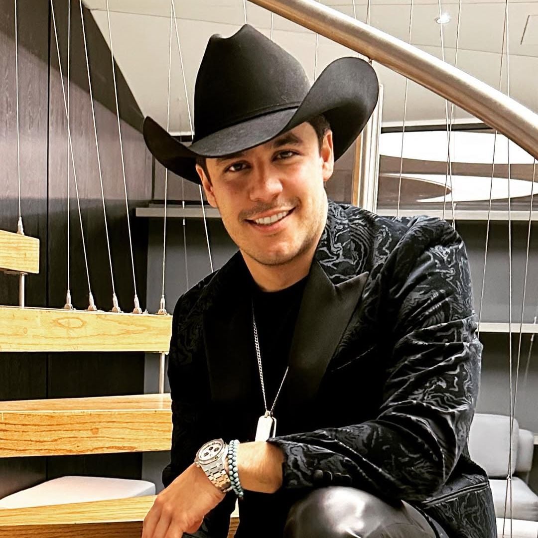 Lalo Capetillo sufre accidente durante recorrido en moto por la nieve