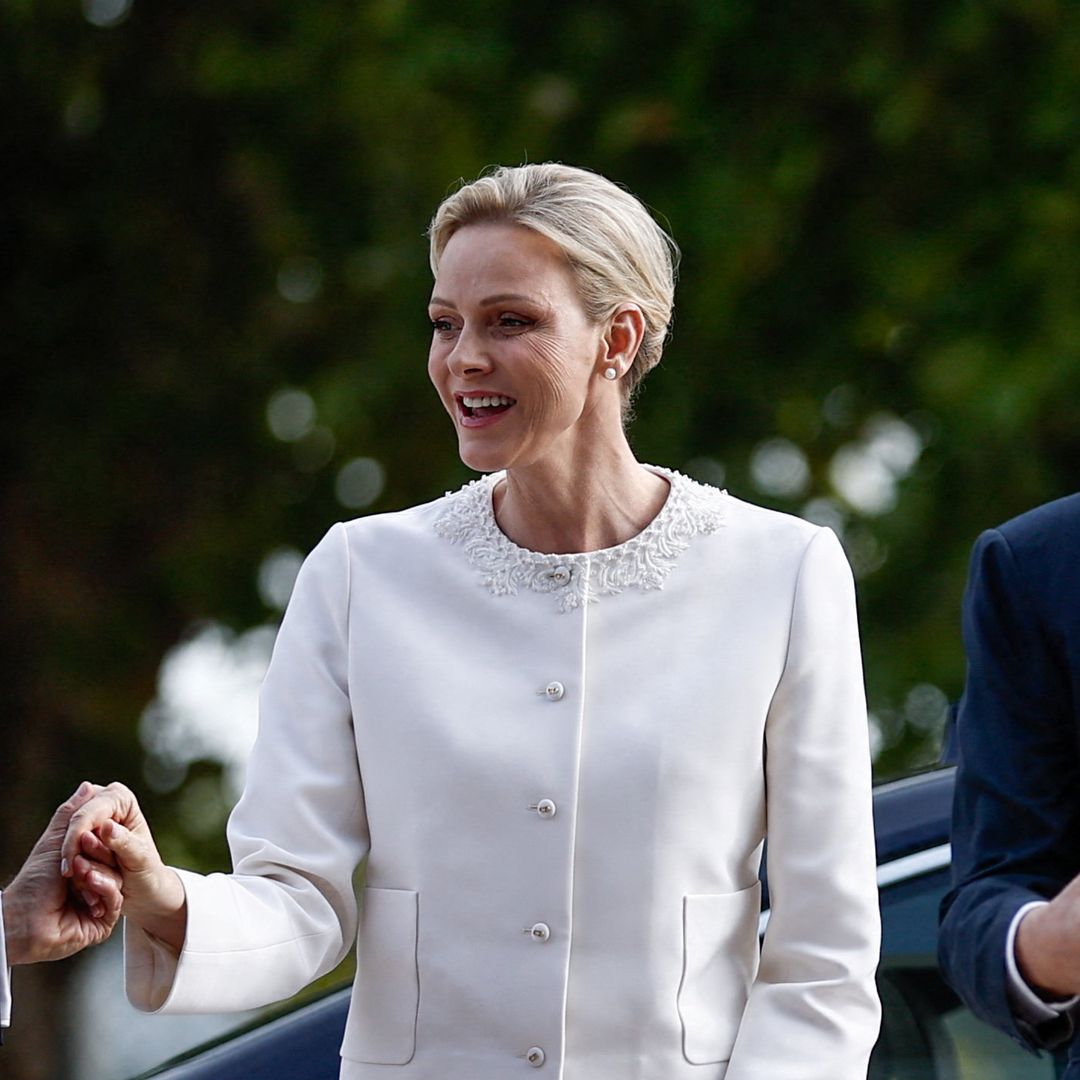 Charlene de Mónaco, impecable de blanco ante el papa León XIV: "Se desmarca de lo clásico y sigue los pasos de la reina Sofía"