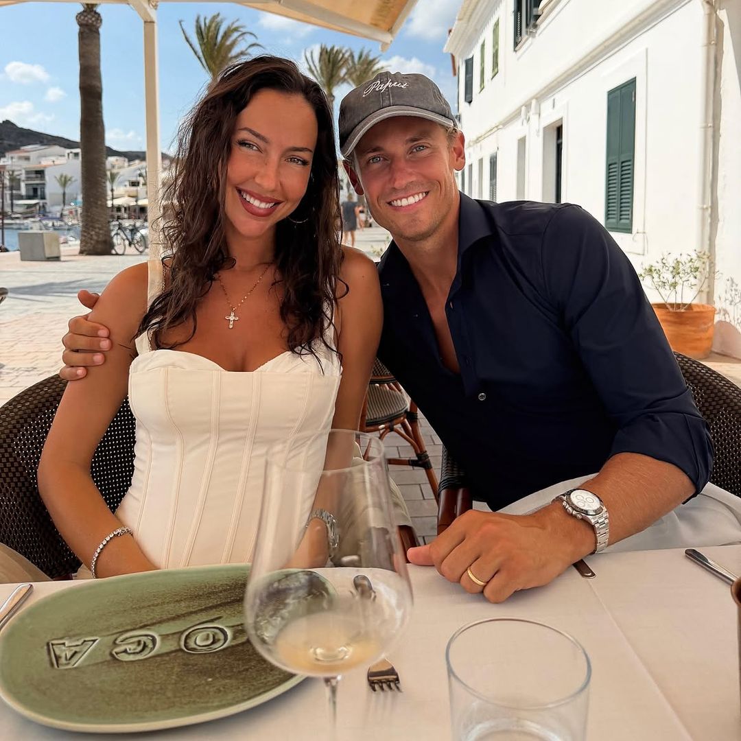 Croissants con caviar y vino frente al mar: el plan de Marcos Llorente con su mujer y su hija mientras jugaban sus excompañeros de la Selección