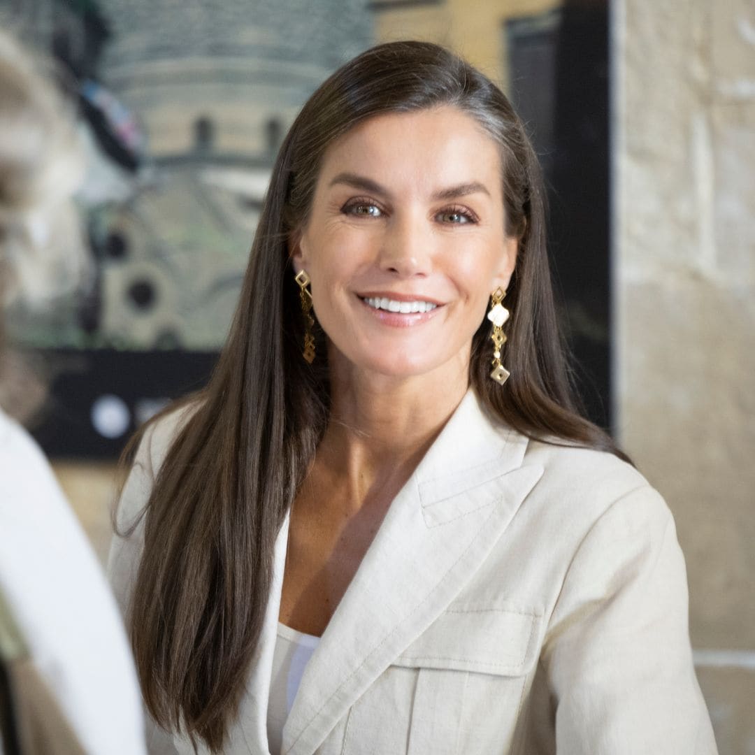La reina Letizia descubre en El Cairo la belleza oculta de la Ciudad de los Muertos