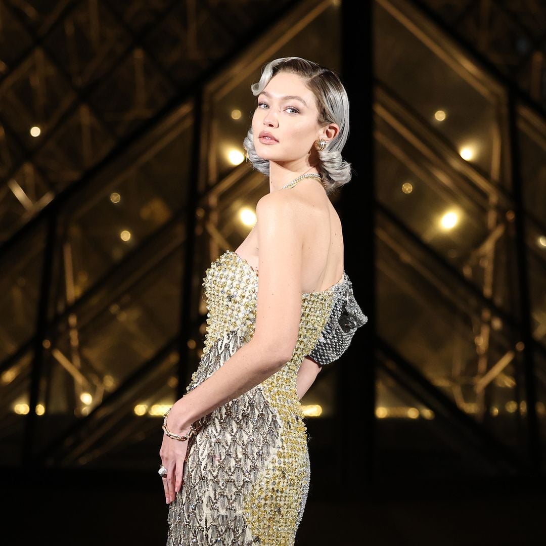 Gigi Hadid confiesa el secreto de su look más viral: llevó peluca en París