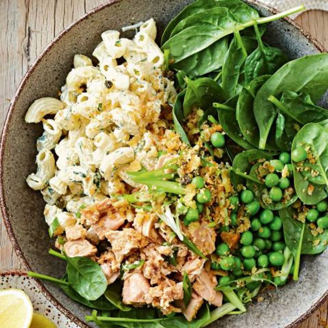 'Bowl' de pasta con atún y salsa Mornay