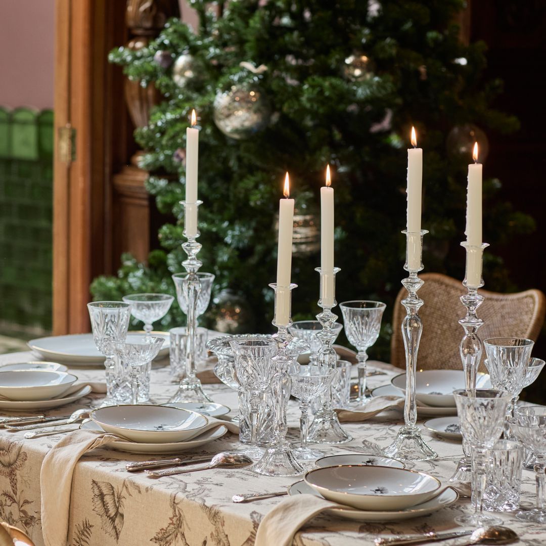 Ideas sencillas para decorar tu mesa en Navidad y mantenerla elegante todo el invierno